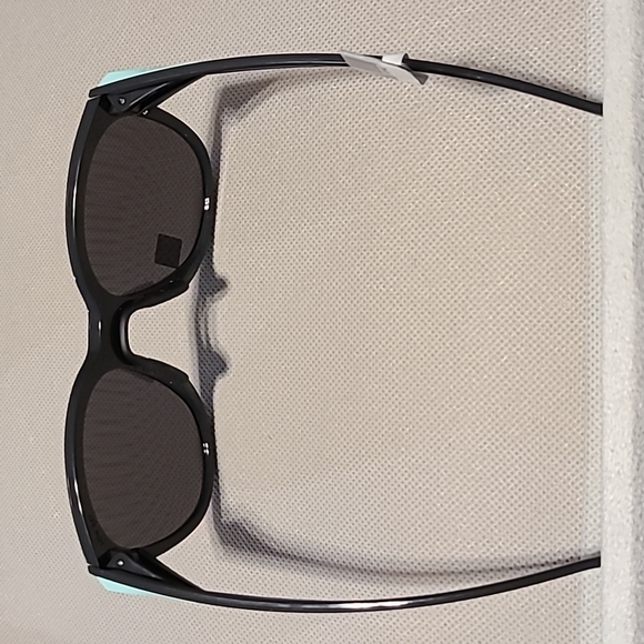 OAKLEY SUNGLASSES - Picture 6 of 11